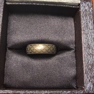 Men’s wedding band